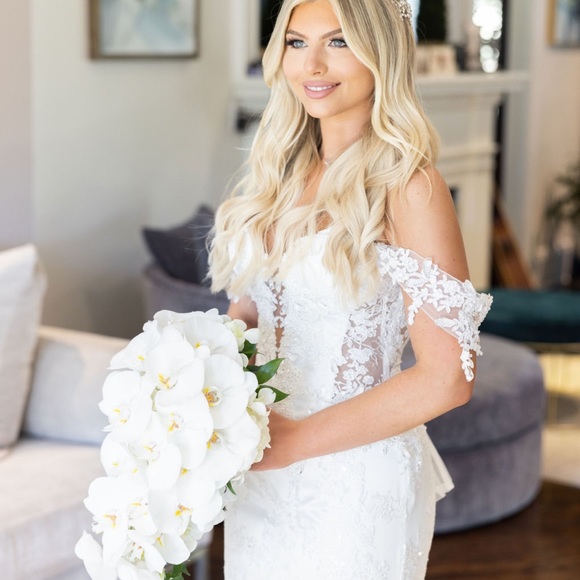 Pnina Tornai Wedding Gown - Picture 3 of 17